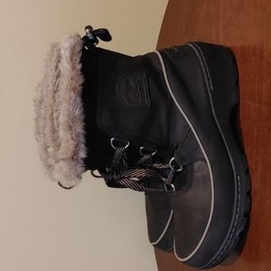 Sorel women's winter snow boots waterproof leather uppers size 7.5